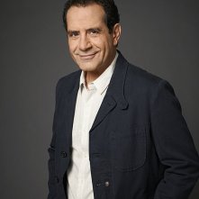 We Are Men: Tony Shalhoub in una foto promozionale della serie