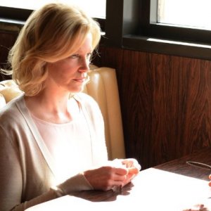 Breaking Bad: Anna Gunn nell'episodio Buried