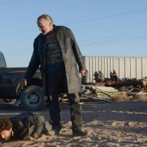 Breaking Bad: Michael Bowen e Louis Ferreira nell'episodio Buried