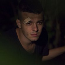 Fernando Tielve è Luis, un turista spagnolo nel film Lose Your Head