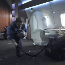 Agents of S.H.I.E.L.D.: Elizabeth Henstridge e Chloe Bennet in una scena dell'episodio 0-8-4