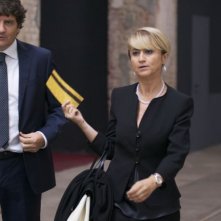 Aspirante vedovo: Luciana Littizzetto è la moglie perfida di Fabio De Luigi in una scena della commedia