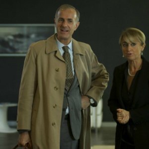 Aspirante vedovo: Luciana Littizzetto insieme a Roberto Citran in una scena della commedia