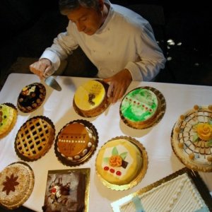 Il pasticciere: Antonio Catania in una scena del film diretto da Luigi Sardiello