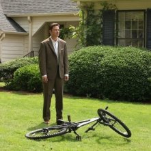 Rectify: il protagonista della serie Aden Young in una scena