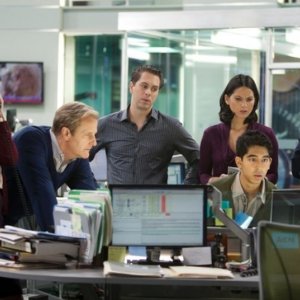 The Newsroom: una scena di gruppo dell'episodio 'Bullies'