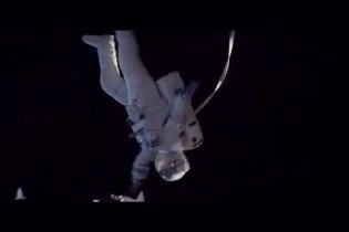 Clip - Gravity