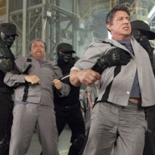 Escape Plan - Fuga dall'inferno: Arnold Schwarzenegger e Sylvester Stallone in una concitrata scena
