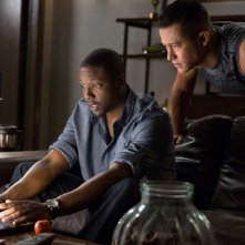 Don Jon: Joseph Gordon-Levitt con Rob Brown in un momento del film