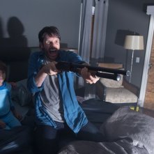 Josh Hamilton con Kadan Rockett e Dakota Goyo in una scena di Dark Skies - Oscure presenze