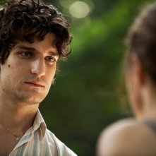 Un castello in Italia: Louis Garrel in una scena del film