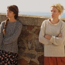Una piccola impresa meridionale: Sarah Felberbaum insieme a Claudia Potenza in una scena