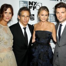 Ben Stiller con la moglie Christine Taylor, Kristen Wiig e Adam Scott alla 51ª edizione del New York Film Festival sul red carpet de I sogni segreti di Walter Mitty