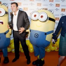 Cattivissimo me 2: Max Giusti e Arisa (doppiatori italiani del film) in una foto promozionale durante il junket romano