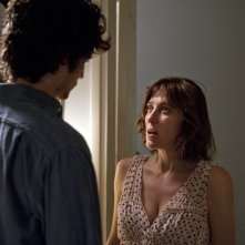 Un castello in Italia: Valeria Bruni Tedeschi con Louis Garrel in una scena