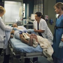 Grey's Anatomy: Jessica Capshaw, Sara Ramirez e Tessa Ferrer nell'episodio Seal Our Fate