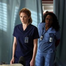 Grey's Anatomy: Sarah Drew e Jerrika Hinton nell'episodio Seal Our Fate