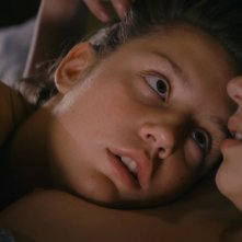 La vita di Adele: Léa Seydoux in un momento di tenerezza trattp dal film con Adèle Exarchopoulos