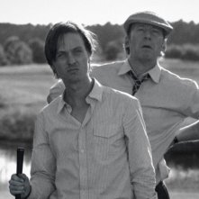 Oh Boy, un caffè a Berlino: Tom Schilling in una sequenza del film con Ulrich Noethen