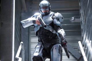 Robocop: Joel Kinnaman in una scena del remake diretto da José Padilha