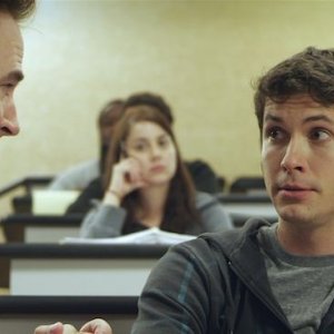 Smiley: Toby Turner e Roger Bart in una scena del film horror