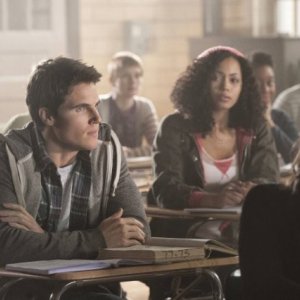 The Tomorrow People: Robbie Amell e Madeleine Mantock nel pilot della serie