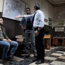 Song'e Napule: Alessandro Roja in una scena con Paolo Sassanelli, Antonello Cossia e Juliet Esey Joseph