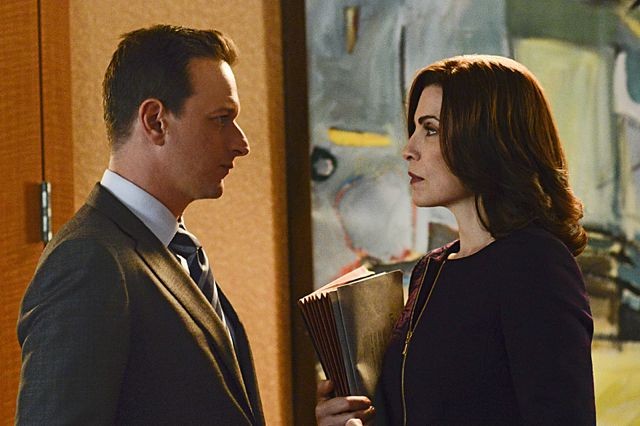 The Good Wife: Julianna Margulies e Josh Charles in una scena dell'episodio A Precious Commodity