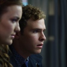 Agents of S.H.I.E.L.D.: Elizabeth Henstridge e Iain De Caestecker nell'episodio Eye Spy