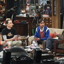 The Big Bang Theory: Johnny Galecki, Simon Helberg, Jim Parsons e Kunal Nayyar nell'episodio The Workplace Proximity
