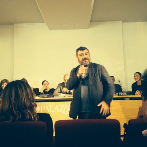 Adriano Olivetti: La forza di un sogno: Francesco Pannofino in una scena della fiction
