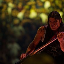 Metallica Through the Never: il bassista Robert Trujillo in una scena