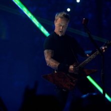 Metallica Through the Never: il cantante e chitarrista del gruppo James Hetfield in una scena