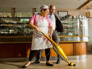 Sole a catinelle: Checco Zalone con in una scena del film