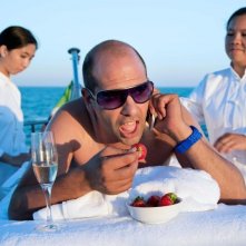 Sole a catinelle: Checco Zalone in una scena