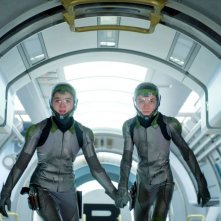 Ender's Game: Hailee Steinfeld insieme ad Asa Butterfield in una scena