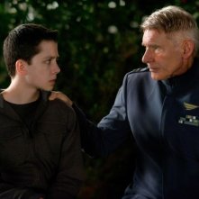 Il gioco di Ender: Asa Butterfield in una scena del film fantascientifico con Harrison Ford