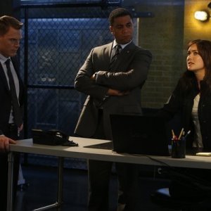 The Blacklist: Harry Lennix, Megan Boone e Diego Klattenhoff nell'episodio The Courier