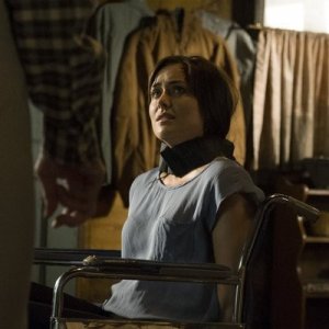 The Blacklist: Megan Boone in una scena dell'episodio The Stewmaker