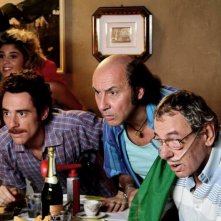 Elio Germano nel film L'ultima ruota del carro con Maurizio Battista e Ricky Memphis