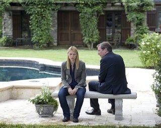 Homeland: Claire Danes e Martin Donovan nell'episodio Game On