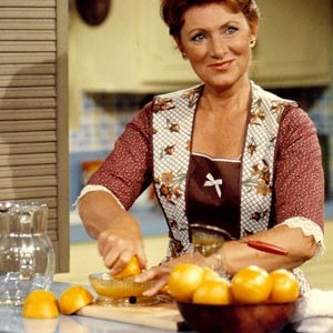 Marion Ross è la signora Cunningham nel telefilm Happy Days
