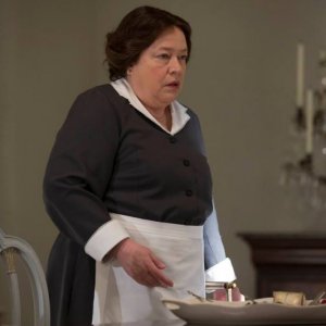 American Horror Story, Coven - Kathy Bates nell'episodio The Replacements