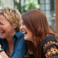Annette Bening e Julianne Moore nel film I ragazzi stanno bene.