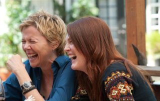 Annette Bening e Julianne Moore nel film I ragazzi stanno bene.