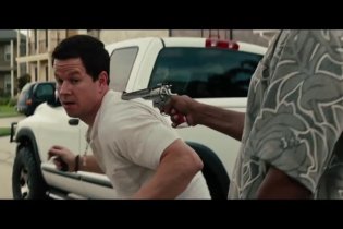 Clip 'Molla la pistola' - Cani sciolti