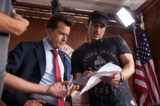 Charlie Sheen e Rober Rodriguez sul set del film Machete Kills