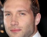 Jai Courtney in Unbroken e The Water Diviner