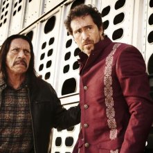 Machete Kills: Danny Trejo e Demian Bichir in una scena