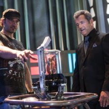 Machete Kills: Rober Rodriguez, regista del film, sul set con Mel Gibson
